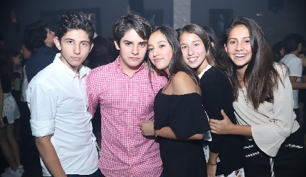  Ángel, Juan Pablo, Ximena, Ana Paula y Ana Pau.