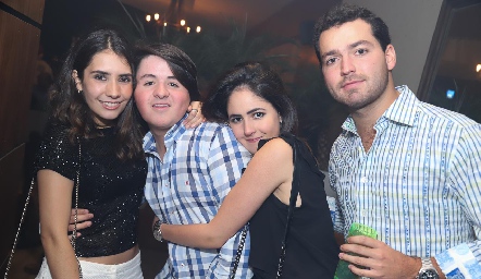  Lourdes Lafuente, Jorge Aldrett, Pau Aldrett y Carlos González.