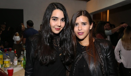  Paola Arpayán y Karla Buendía.