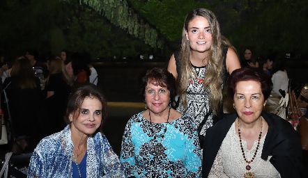  Gloria Lara, Catis Montiel, María Lorca y Carolina Montiel.