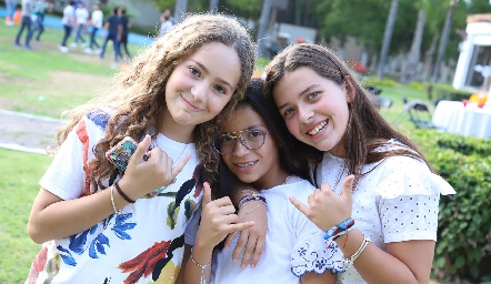  Bárbara, Camila y Victoria.