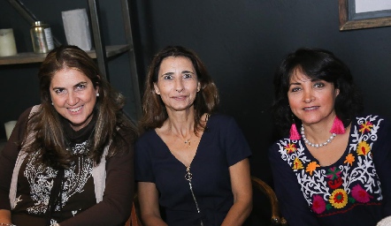  Teresa Lapuente, Grace Martínez y Martha Carrillo.