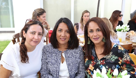  Mariana Calvillo, Malena Sánchez y Mariza Calderon.