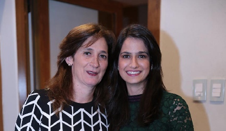  Mónica Leal y Mónica Medlich.