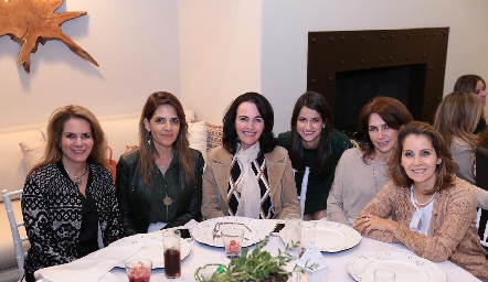  Marisa Romero, Rosy Rodríguez, Lourdes Gómez, Mónica Medlich, Claudia Canales y Cristina Ruiz.