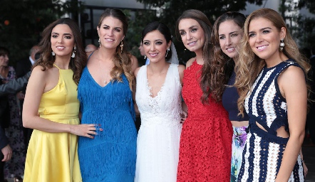  Nadia Solís, Paulet Lozano, Fernanda Arriaga, Pía, María Paula Hernández y Jocelyn Cano.