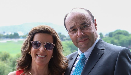  Martha Elena Muñiz y Fernando López.
