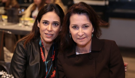  Maribel Lozano y Tawi Garza.