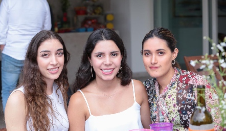  Paula Pérez, Ilse Lázaro y Ana Lore Montemayor.
