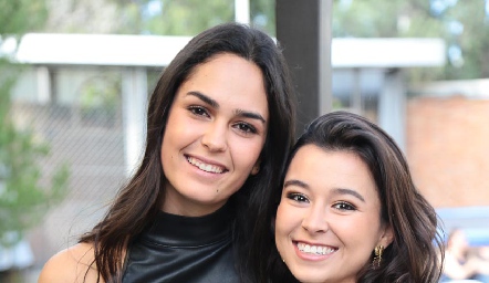  Macarena Villasuso y Nuria Esparza.