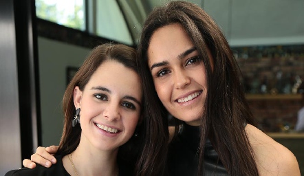  Daniela Valle y Macarena Villasuso.