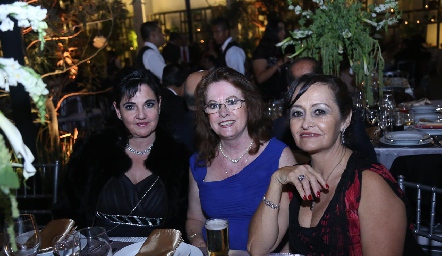  Maritza Favela, Lourdes González y Sabrina González.