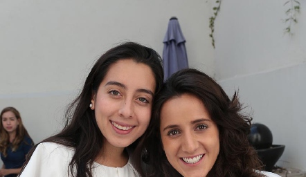  Fernanda Salazar y María Lavín.