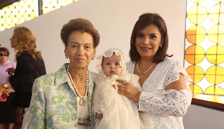  René con su bisabuela Martha Lucía Granadino de Ruiz y Tita Ruiz de Díaz.