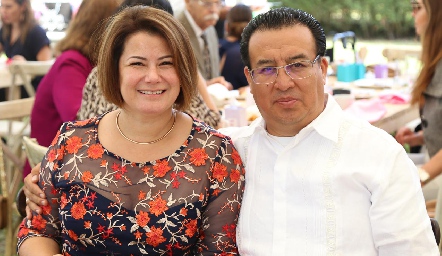  Silvia de Vázquez y Erasmo Vázquez.