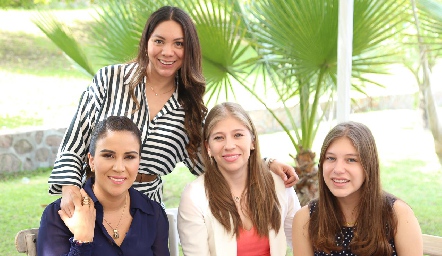  Vanessa, Martha Melgarejo, Karina Torres y Fernanda Preciado.