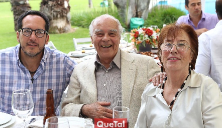  Jorge Borjas, Faustino Trejo y Angelina Rocha.