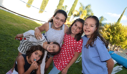  Yezmín, María, Daniela, Nuria y Sofía.