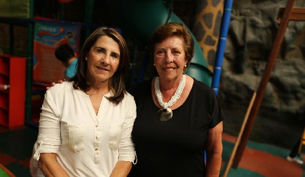  Maite y María Elena Bustindui.