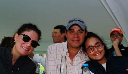 Irene Galindo, Benito Y Regina González.