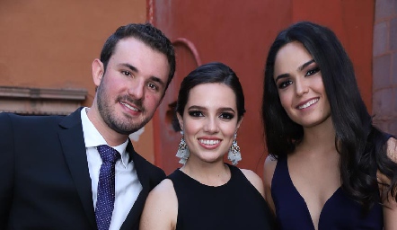  Jorge Gómez, Montse Piñero y Macarena Villasuso.