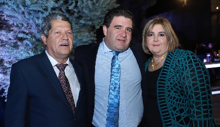  Lauro Martínez, Toño Delgado y Regina Payán.