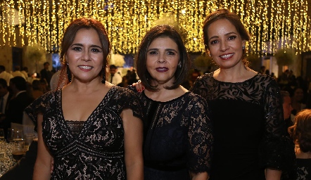 Laura Acosta, Paty Valadés y Ana Luisa Acosta.