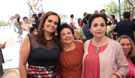  Gabriela, Eva y María Rosa Villanueva.