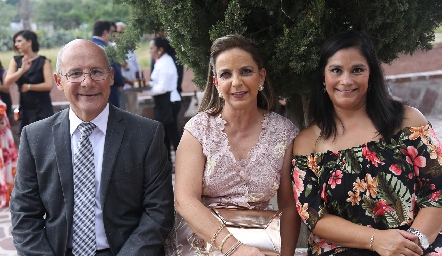  José Antonio Artolózaga, Beatriz Márquez y Esmeralda Cervantes.