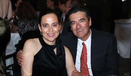  María Guadalupe Zacarías y Gilberto Galván.