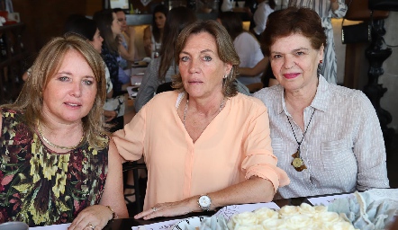  Alejandra Noriega, Lucía Gárate y Pilar Labastida.