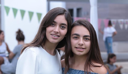  Valentina y Ximena.