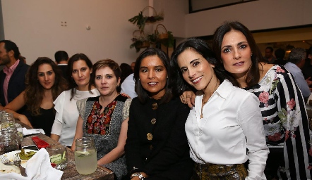  Lorena Ortiz, Sandra Morelos, Claudia Hinojosa, Lorena Torres, Anilú Enríquez y Claudia Artolózaga.