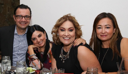  Roberto Pérez, Nayeli Rodríguez, Ángeles Barba e Iliana Ávila