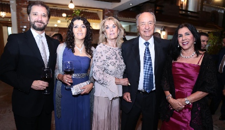  Jorge Alberto Pérez, Bertha Romo, Olga Meade, Jaime Valle y Gladys Farías.