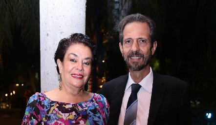  Mónica Silos y Alejandro de los Santos.