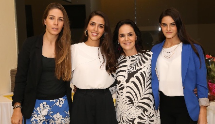  Gladys Labarthe, Mariana Labarthe, Gadys Rangel y Ana Ceci Labarthe.
