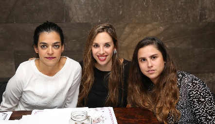  Rocio Quesada, Melissa Compean y Gaby Franco.