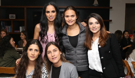  Natalia Leal, Miriam García, Miriam Ortiz, Marcela Solórzano y Sofía Villaseñor .