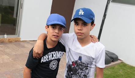  Andrés y Juan Manuel.