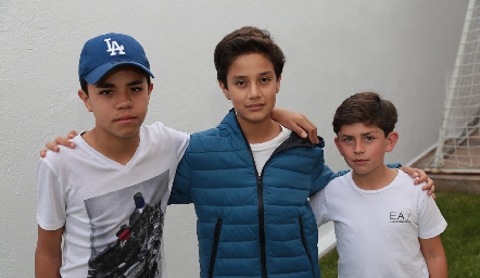  Juan Manuel, Santiago y Diego.