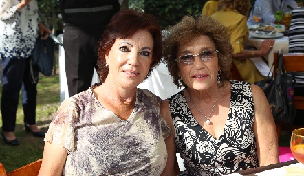  Rosa Elena Nieto y Laura González.