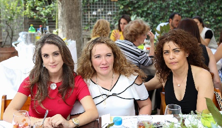 Ale Valdés, Laura Vargas y Beatriz Hernández.