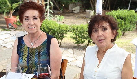  Guadalupe López y Laura Orellana .