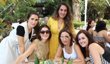  Lourdes Orozco, Lorena Ortiz, Paulina Vivanco, María José Abaroa y Gaby Hernández.