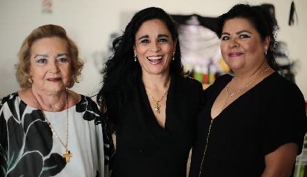  Lourdes Salas, Lorena Salas y Guadalupe Sánchez.