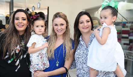  Lore Payán, Valentina, Luz Adriana Arellano, Ana Fernanda Tovar y Ana Begoña.