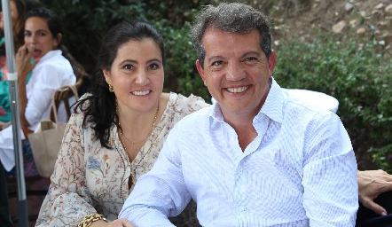  Alicia Lebrija y Manuel Rodríguez .