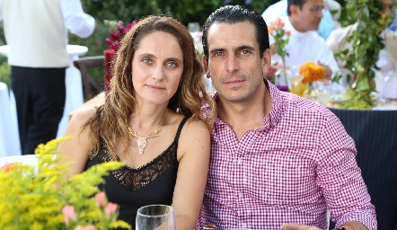  Viviana Navarro y Javier Fernández .