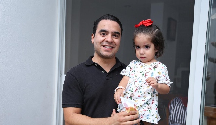  Mauricio García y su hija Inés.